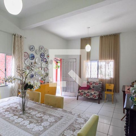 Casa à venda com 285m², 6 quartos e 2 vagasCasa 1 - Sala 1 