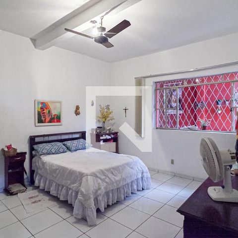 Casa à venda com 285m², 6 quartos e 2 vagasCasa 1 - Quarto 1