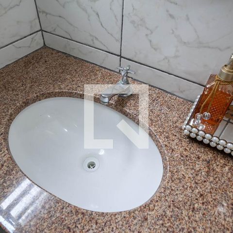 Casa à venda com 285m², 6 quartos e 2 vagasCasa 2 - Banheiro social 