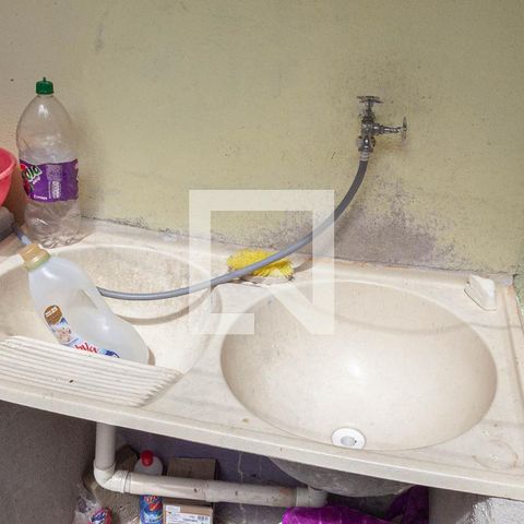 Casa à venda com 285m², 6 quartos e 2 vagasCasa 3 - Área de serviço 