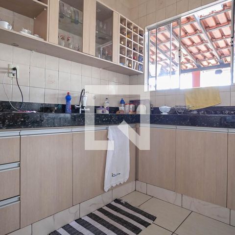 Casa à venda com 285m², 6 quartos e 2 vagasCasa 1 - Cozinha 