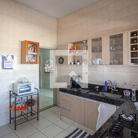 Casa à venda com 285m², 6 quartos e 2 vagasCasa 1 - Cozinha 