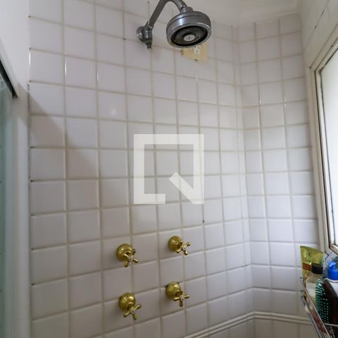 Apartamento à venda com 227m², 3 quartos e 4 vagasBanheiro da Suíte 2