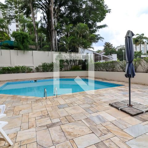 Apartamento à venda com 227m², 3 quartos e 4 vagasÁrea comum - Piscina