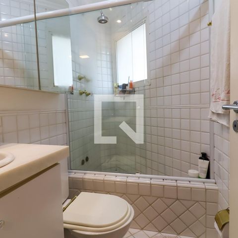 Apartamento à venda com 227m², 3 quartos e 4 vagasBanheiro da Suíte 2