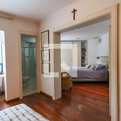 Apartamento à venda com 227m², 3 quartos e 4 vagasSuíte 1