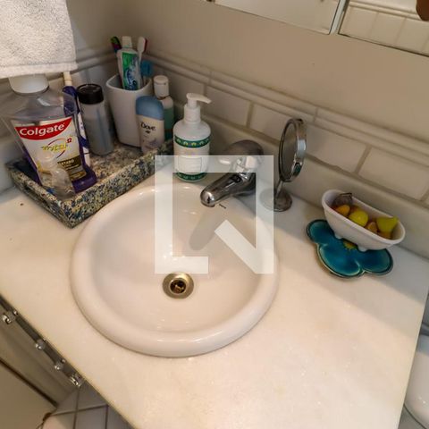 Apartamento à venda com 227m², 3 quartos e 4 vagasBanheiro da Suíte 2