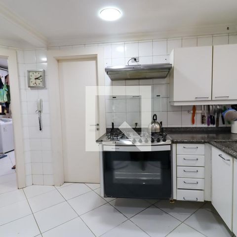 Apartamento à venda com 227m², 3 quartos e 4 vagasCozinha - Armários