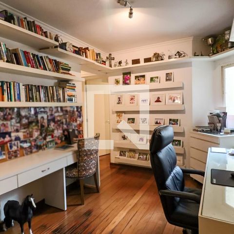 Apartamento à venda com 227m², 3 quartos e 4 vagasEscritório