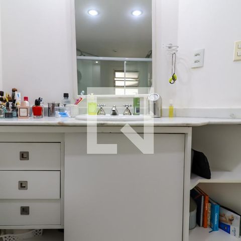 Apartamento à venda com 227m², 3 quartos e 4 vagasBanheiro 1 da Suíte 1
