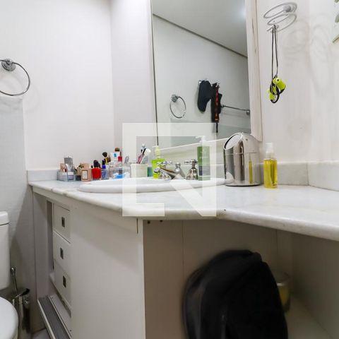 Apartamento à venda com 227m², 3 quartos e 4 vagasBanheiro 1 da Suíte 1