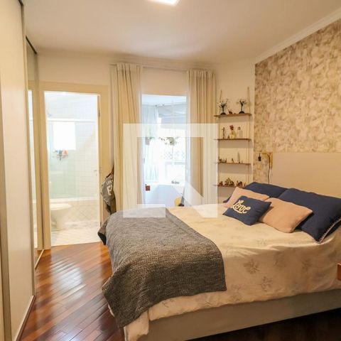 Apartamento à venda com 227m², 3 quartos e 4 vagasSuíte 2