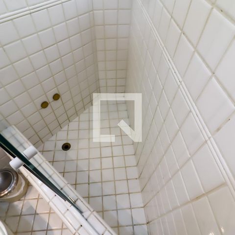 Apartamento à venda com 227m², 3 quartos e 4 vagasBanheiro da Suíte 2