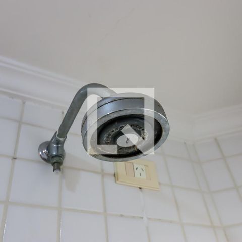 Apartamento à venda com 227m², 3 quartos e 4 vagasBanheiro da Suíte 2