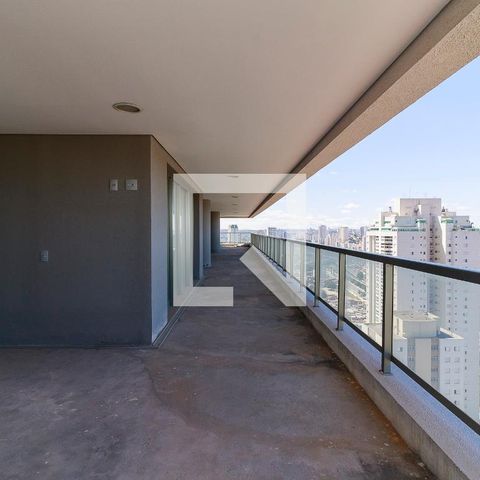 Apartamento à venda com 485m², 4 quartos e 5 vagasVaranda