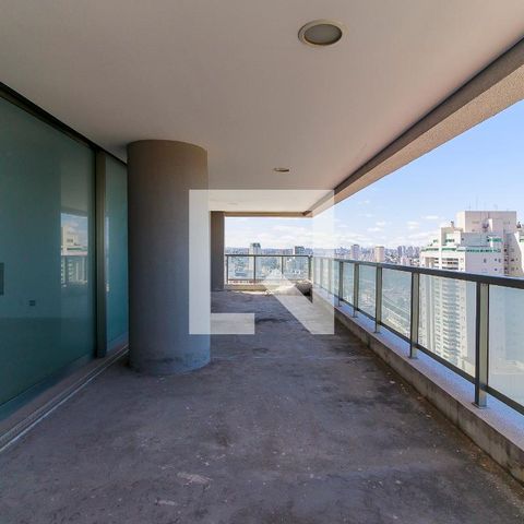 Apartamento à venda com 485m², 4 quartos e 5 vagasVaranda
