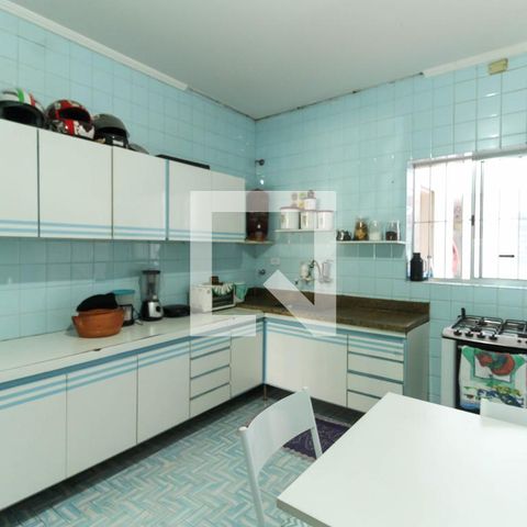 Casa à venda com 140m², 4 quartos e 1 vaga Casa à venda com 140m², 4 quartos e 1 vagaCozinha