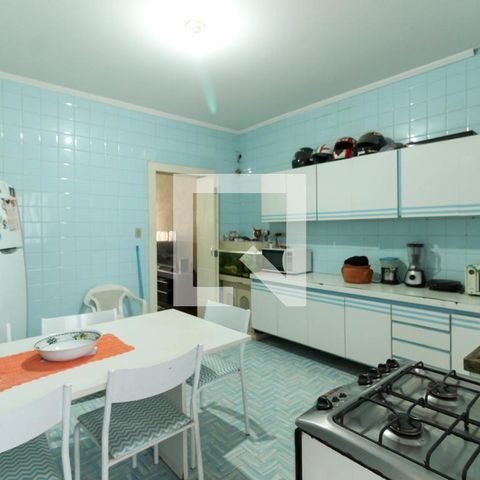 Casa à venda com 140m², 4 quartos e 1 vaga Casa à venda com 140m², 4 quartos e 1 vagaCozinha