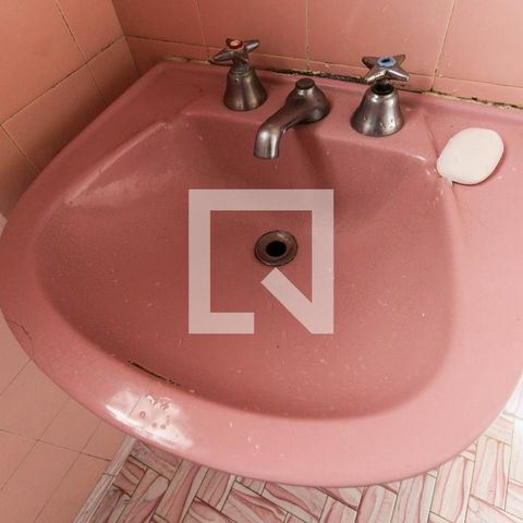 Casa à venda com 140m², 4 quartos e 1 vaga Casa à venda com 140m², 4 quartos e 1 vagaDetalhe Banheiro Suíte