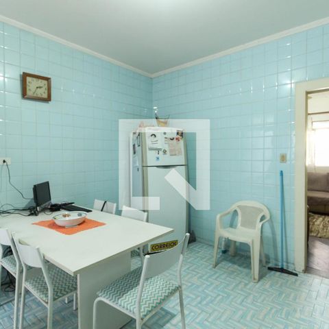 Casa à venda com 140m², 4 quartos e 1 vaga Casa à venda com 140m², 4 quartos e 1 vagaCozinha
