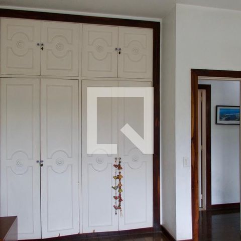 Casa à venda com 436m², 5 quartos e 2 vagas Casa à venda com 436m², 5 quartos e 2 vagasQuarto 2