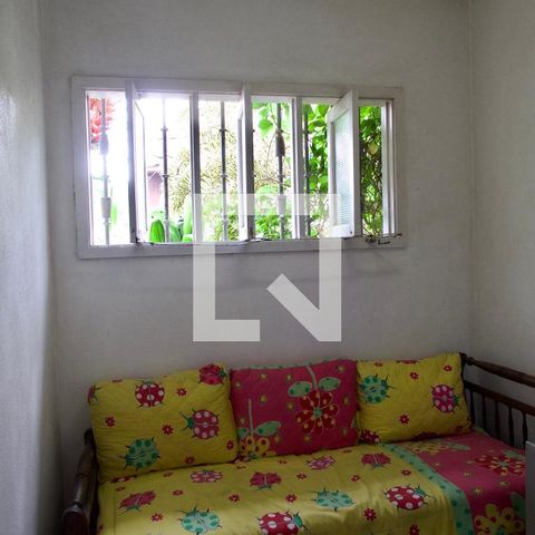 Casa à venda com 436m², 5 quartos e 2 vagas Casa à venda com 436m², 5 quartos e 2 vagasQuarto serviço 2