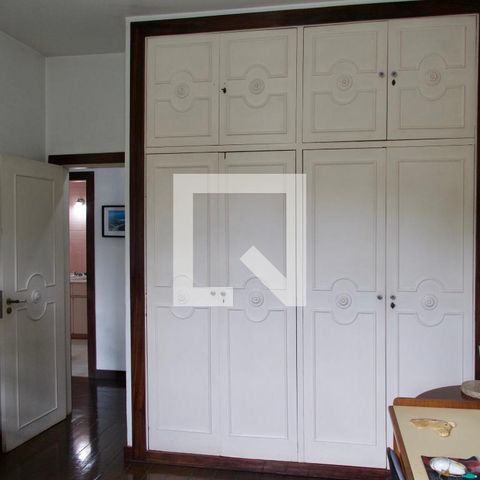 Casa à venda com 436m², 5 quartos e 2 vagas Casa à venda com 436m², 5 quartos e 2 vagasQuarto 3