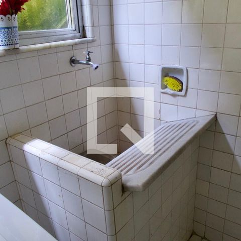 Casa à venda com 436m², 5 quartos e 2 vagas Casa à venda com 436m², 5 quartos e 2 vagasÁrea de serviço