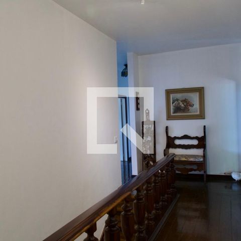 Casa à venda com 436m², 5 quartos e 2 vagas Casa à venda com 436m², 5 quartos e 2 vagasCorredor 2