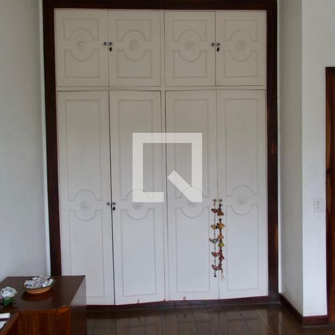 Casa à venda com 436m², 5 quartos e 2 vagas Casa à venda com 436m², 5 quartos e 2 vagasQuarto 2