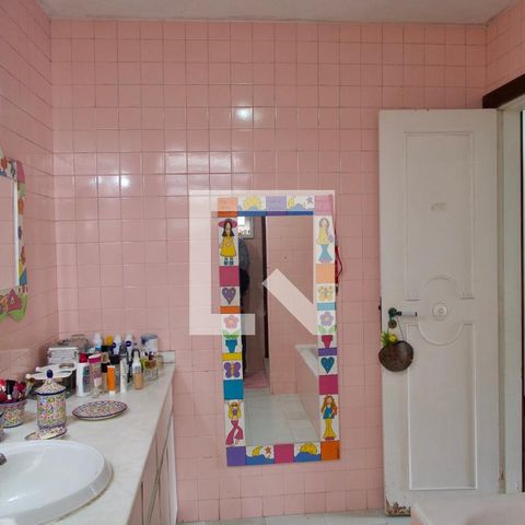 Casa à venda com 436m², 5 quartos e 2 vagas Casa à venda com 436m², 5 quartos e 2 vagasBanheiro Social 3
