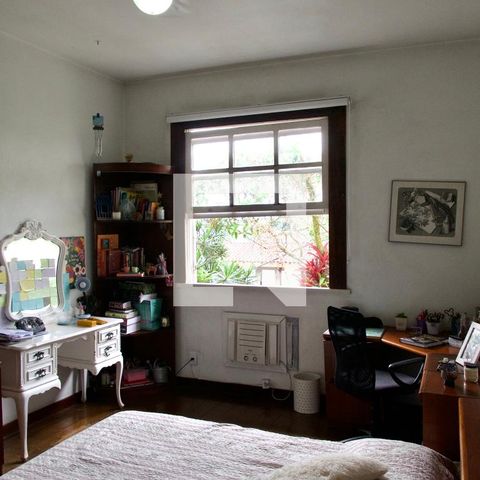 Casa à venda com 436m², 5 quartos e 2 vagas Casa à venda com 436m², 5 quartos e 2 vagasQuarto 2