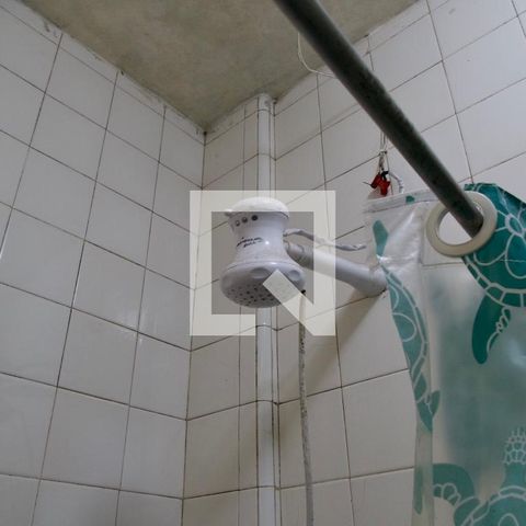 Casa à venda com 436m², 5 quartos e 2 vagas Casa à venda com 436m², 5 quartos e 2 vagasBanheiro serviço
