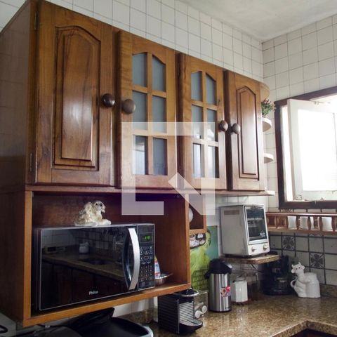 Casa à venda com 436m², 5 quartos e 2 vagas Casa à venda com 436m², 5 quartos e 2 vagasCozinha