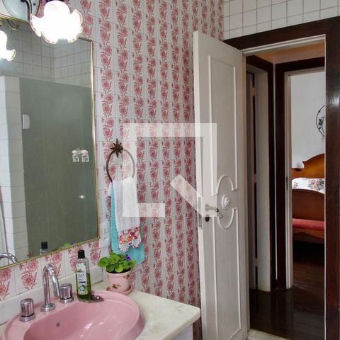 Casa à venda com 436m², 5 quartos e 2 vagas Casa à venda com 436m², 5 quartos e 2 vagasSuíte banheiro