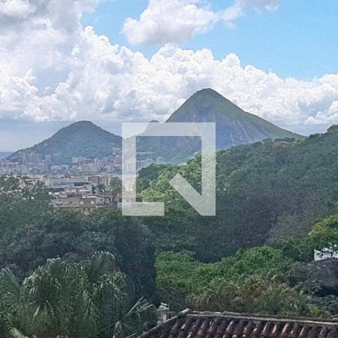 Casa à venda com 436m², 5 quartos e 2 vagas Casa à venda com 436m², 5 quartos e 2 vagasJardim vista