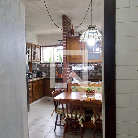 Casa à venda com 436m², 5 quartos e 2 vagas Casa à venda com 436m², 5 quartos e 2 vagasDispensa