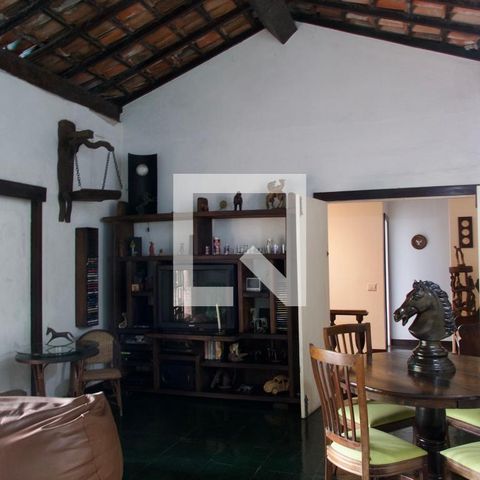 Casa à venda com 436m², 5 quartos e 2 vagas Casa à venda com 436m², 5 quartos e 2 vagasSala 2