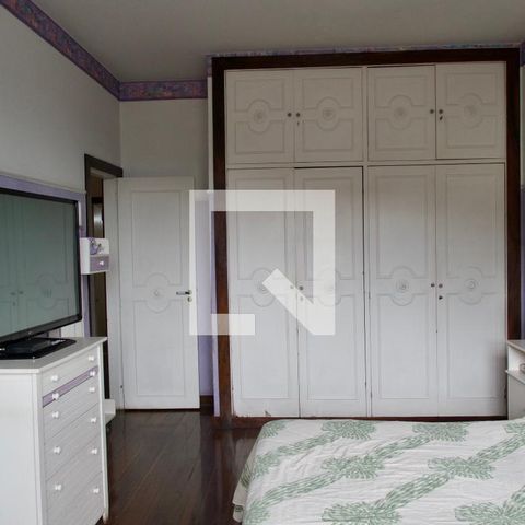 Casa à venda com 436m², 5 quartos e 2 vagas Casa à venda com 436m², 5 quartos e 2 vagasQuarto 4