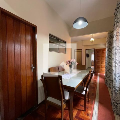 Casa à venda com 600m², 4 quartos e sem vagaSala