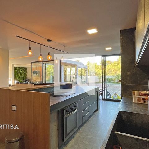 Casa de condomínio à venda com 560m², 4 quartos e 10 vagas