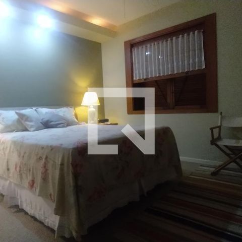 Casa à venda com 518m², 5 quartos e 4 vagas