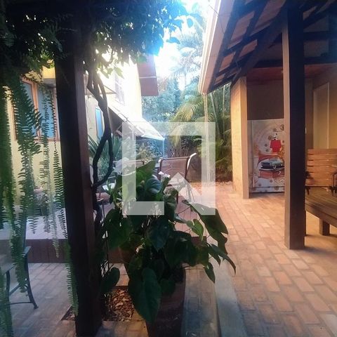 Casa à venda com 518m², 5 quartos e 4 vagas