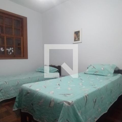 Casa à venda com 518m², 5 quartos e 4 vagas