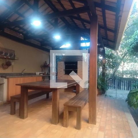 Casa à venda com 518m², 5 quartos e 4 vagas