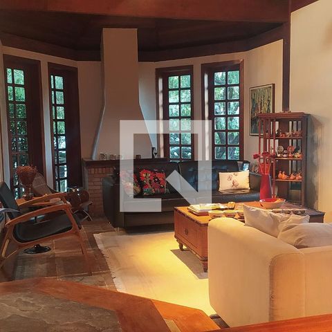 Casa à venda com 518m², 5 quartos e 4 vagas