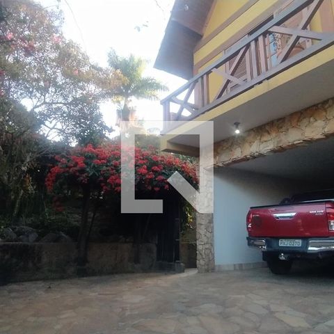 Casa à venda com 518m², 5 quartos e 4 vagas