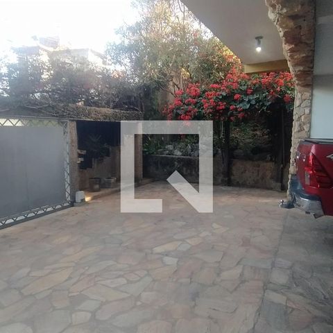 Casa à venda com 518m², 5 quartos e 4 vagas