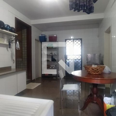 Casa à venda com 518m², 5 quartos e 4 vagas