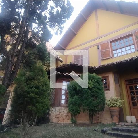 Casa à venda com 518m², 5 quartos e 4 vagas